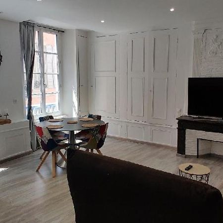 Appartement F2 Dans Le Centre Historique Le Puy-en-Velay Luaran gambar