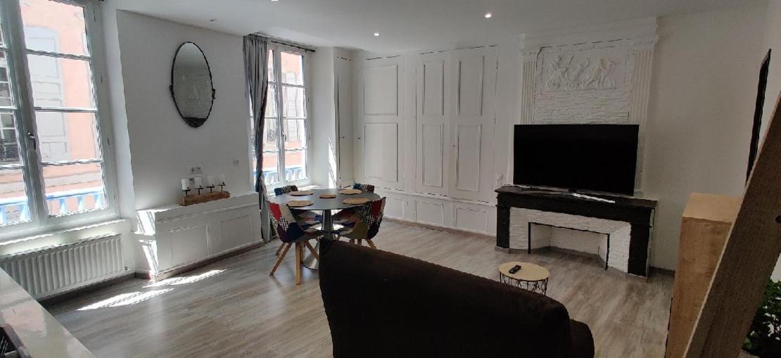 Appartement F2 Dans Le Centre Historique Le Puy-en-Velay Luaran gambar