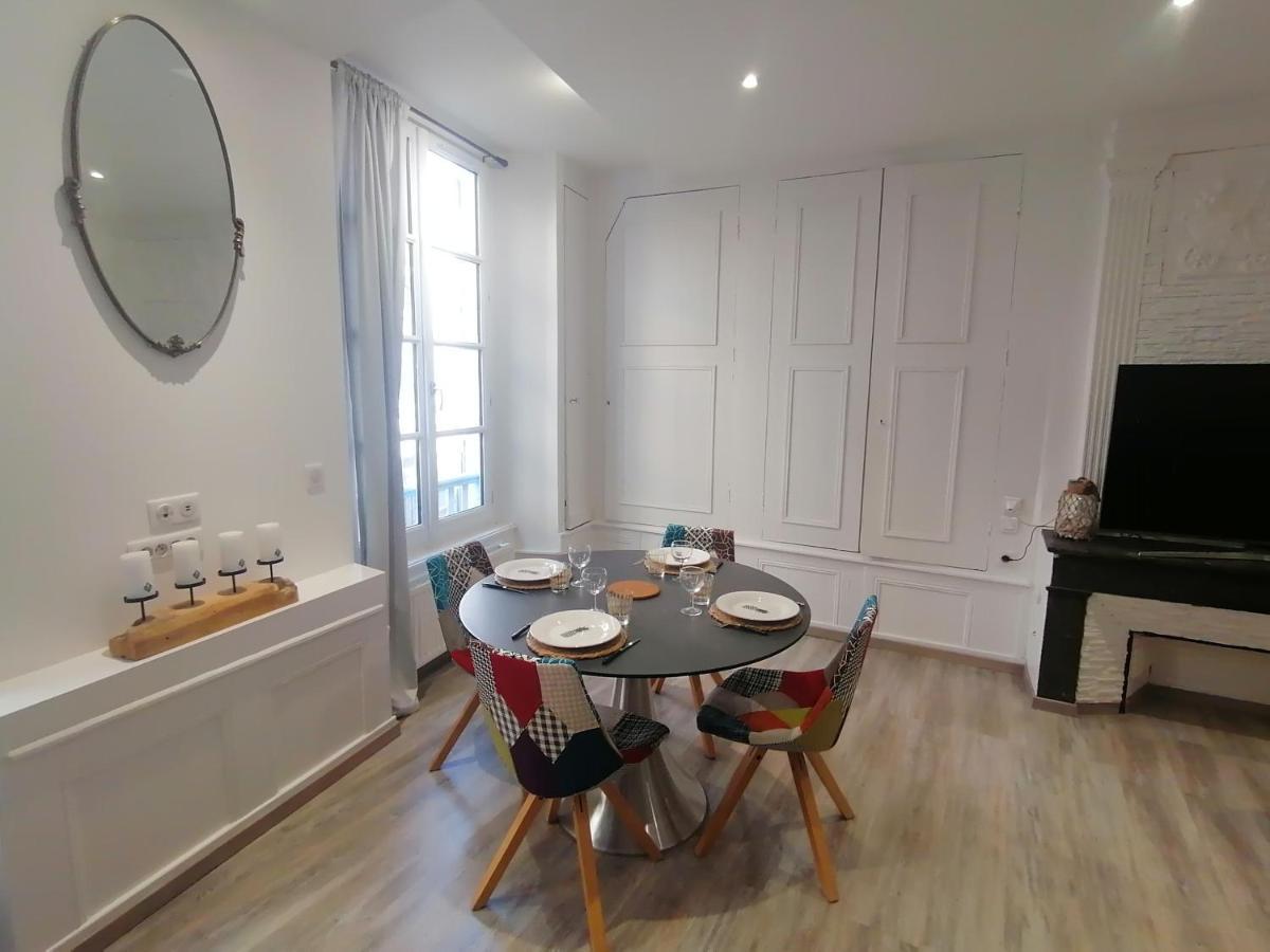 Appartement F2 Dans Le Centre Historique Le Puy-en-Velay Luaran gambar